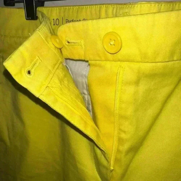TALBOTS Perfect Skimmer Curvy Yellow Cropped Chino Pants Size 10P Petite - Picture 3 of 7